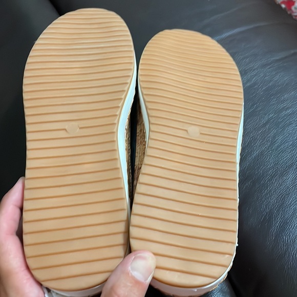 Ladies blue faux suede shoes. - Picture 7 of 10